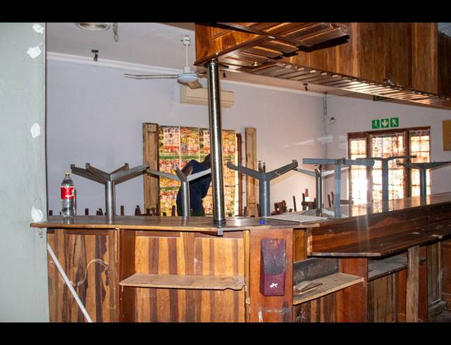 503M² BUSINESS FOR SALE IN HENLEY ON KLIP